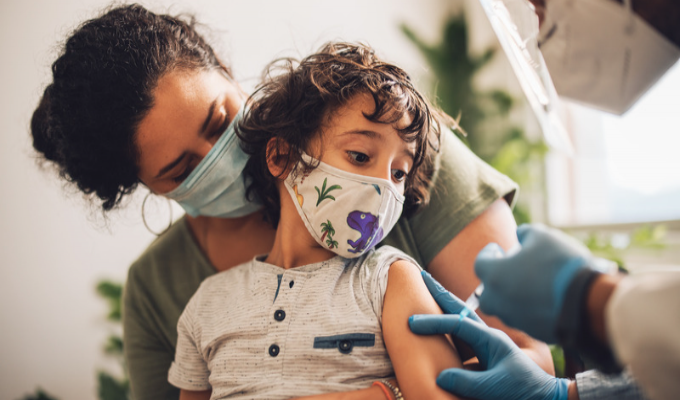 COVID-19: mais de 37% das crianças estão totalmente imunizadas